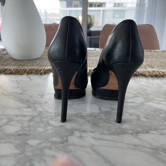 Bcbg black pumps heels - Picture 3 of 3